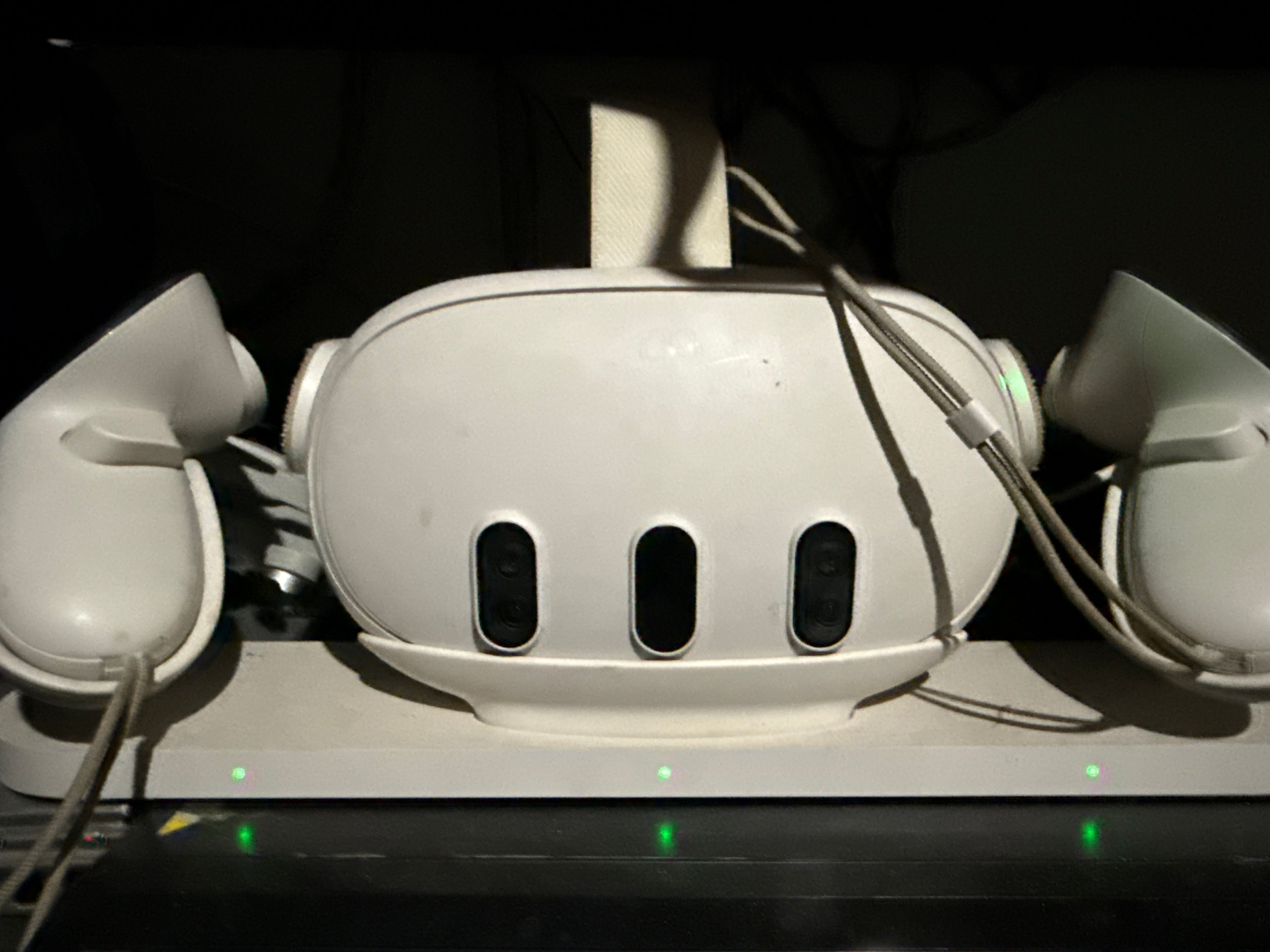 Meta Quest 3 - 512 GB Bundle Charger and Case